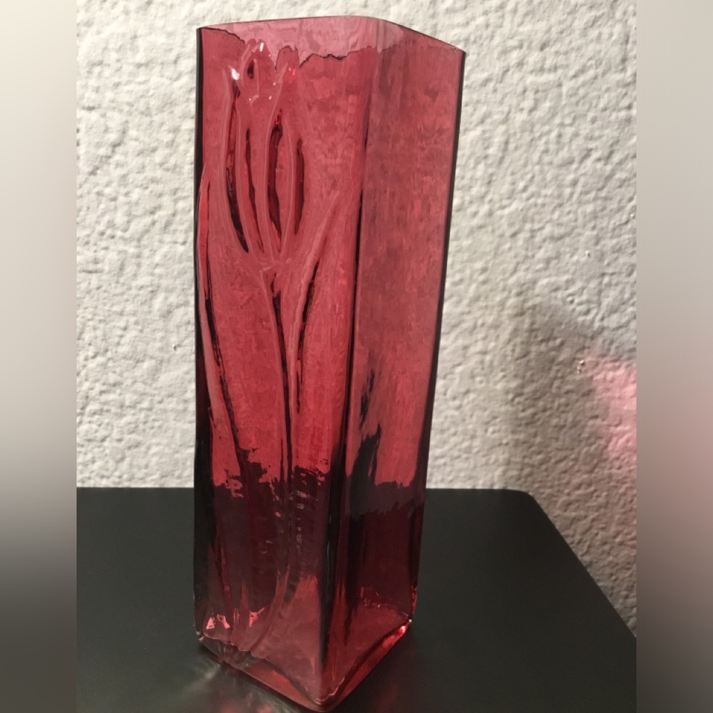 VINTAGE PILGRIM CRANBERRY ART GLASS SQUARE VASE - EMBOSSED TULIP